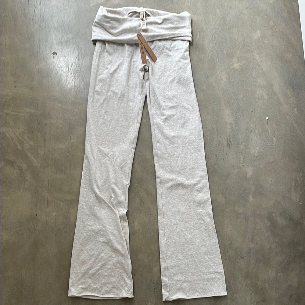 SKIMS Cream Leggings Comfortable Fit